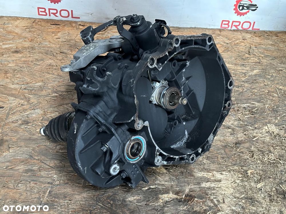 SKRZYNIA BIEGÓW OPEL CORSA E 1.6 VXR 15' 207HP M32 - 1