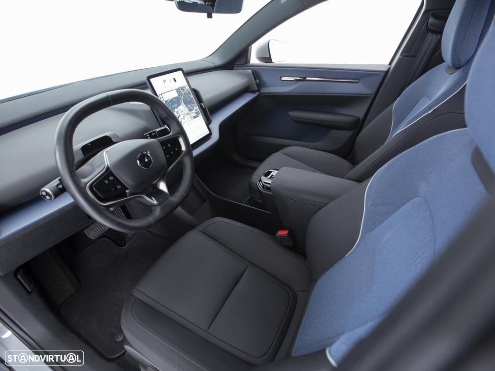 Volvo EX 30 Single Motor Extended Range RWD Core — fotografia 11