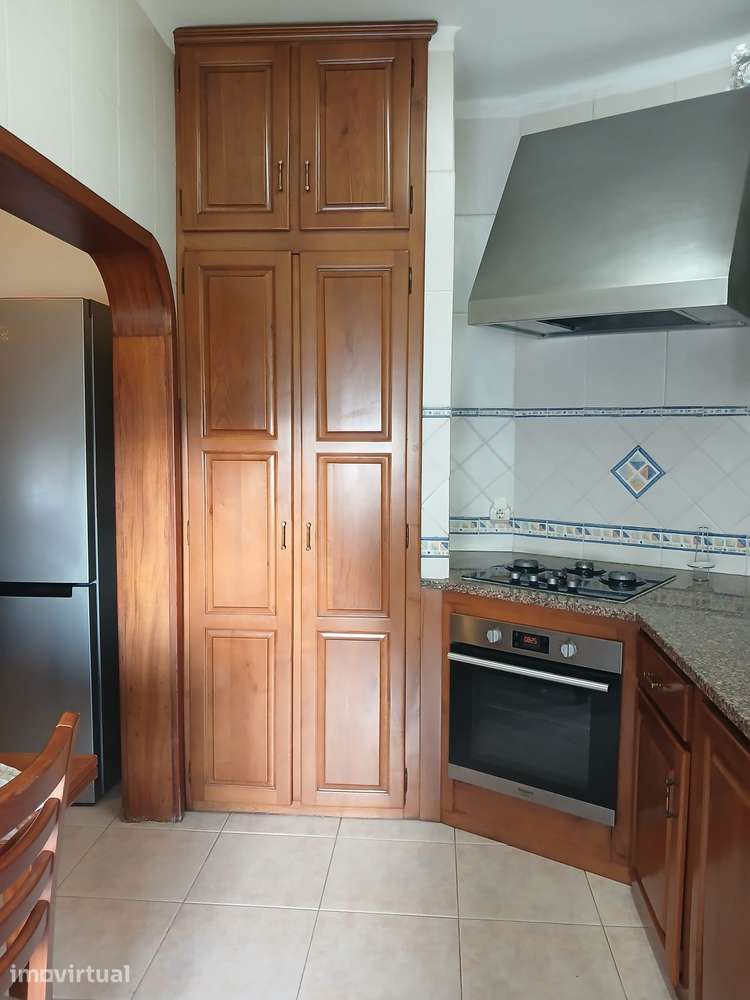 Para venda na Moita - Apartamento t3 transformado em t2, com 2 wc - Grande imagem: 3/16