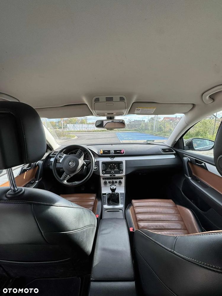 Volkswagen Passat 1.6 TDI Comfortline - 6