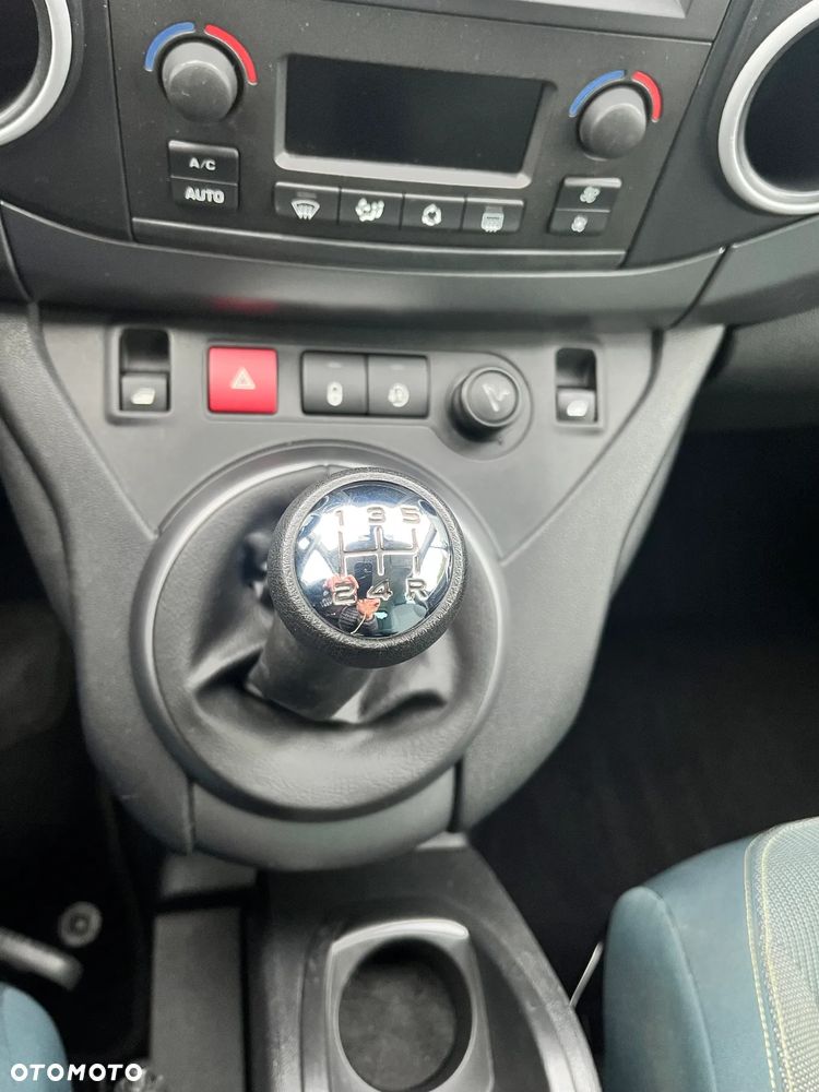 Citroën Berlingo Multispace PureTech 110 90 Jahre - 23
