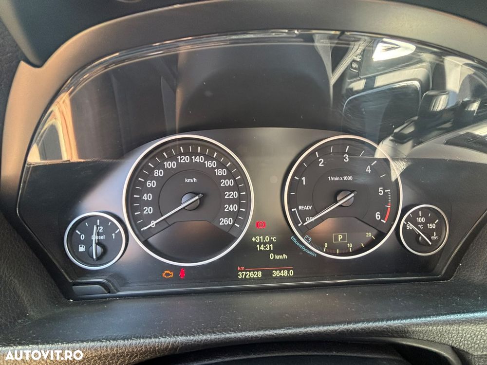 BMW Seria 3 320d Aut. - 24