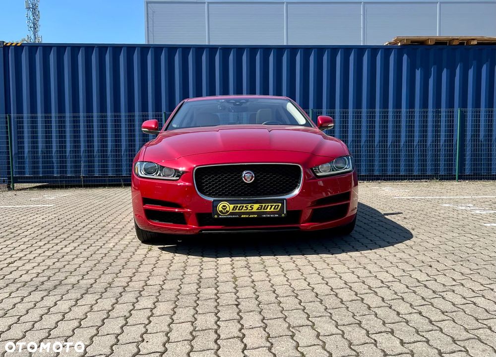 Jaguar XE 2.0 P250 R-Dynamic HSE - 3