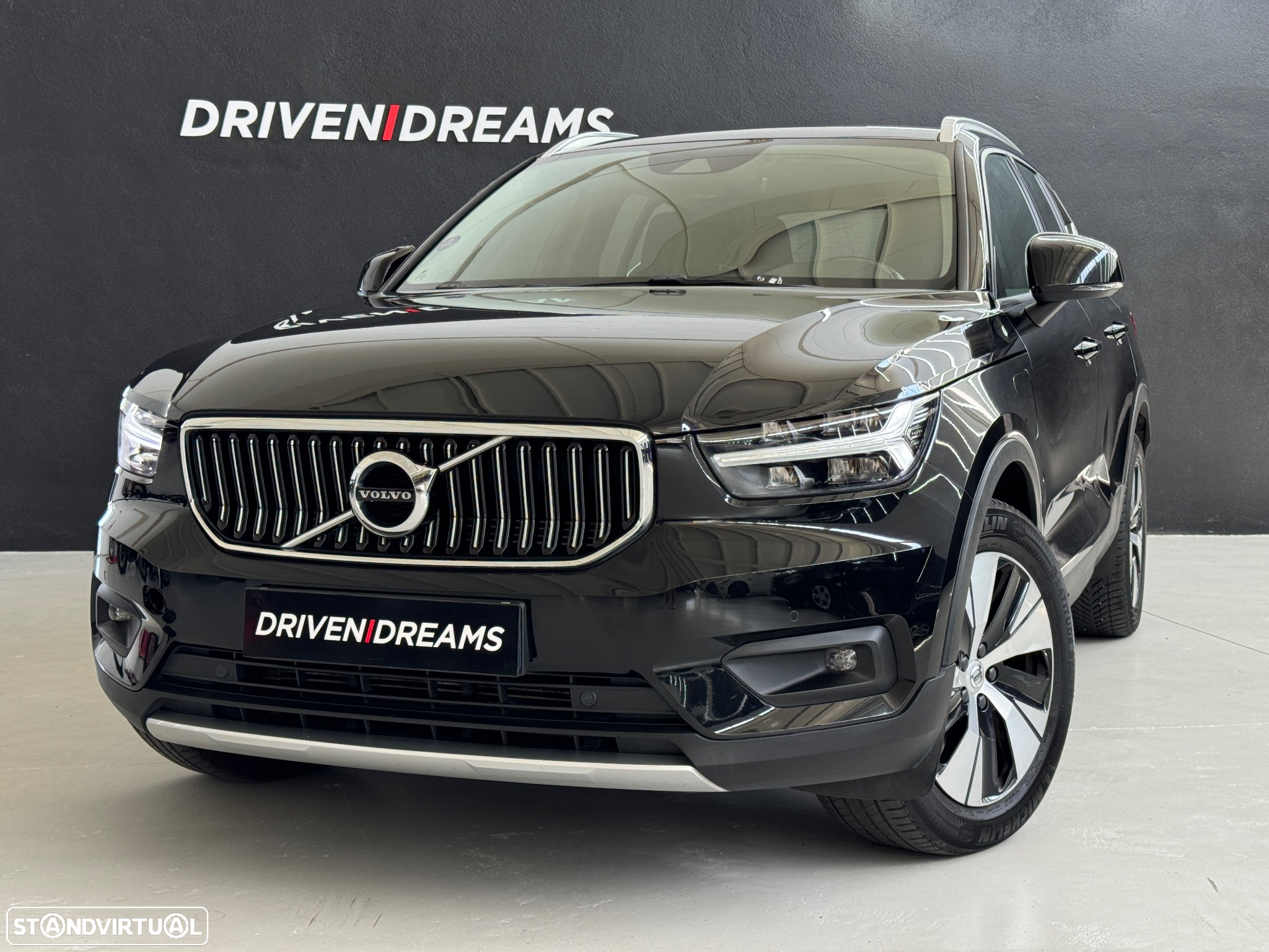 Volvo XC 40 1.5 T5 PHEV Momentum Plus - 3