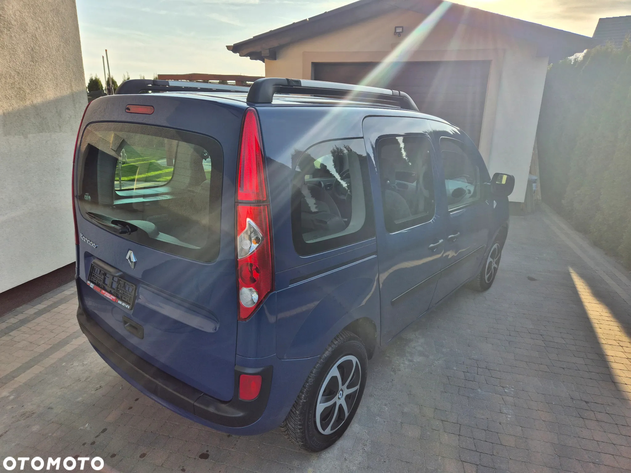 Renault Kangoo 1.6 8V 90 Happy Family - 10