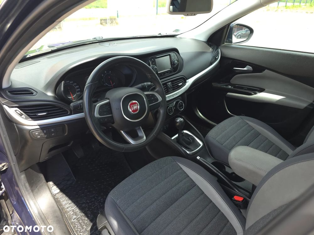 Fiat Tipo 1.6 MultiJet 16v Lounge - 21