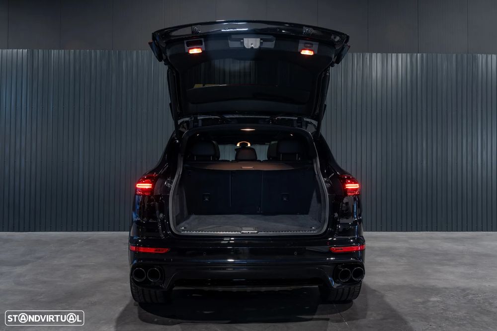 Porsche Cayenne S E-Hybrid - 56