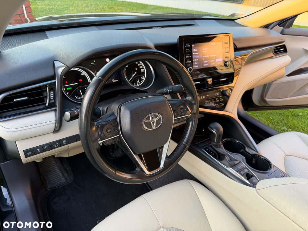 Toyota Camry - 14