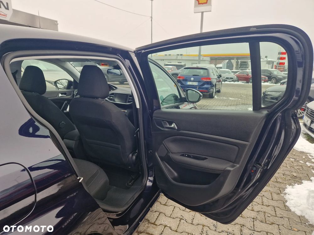Peugeot 308 - 25