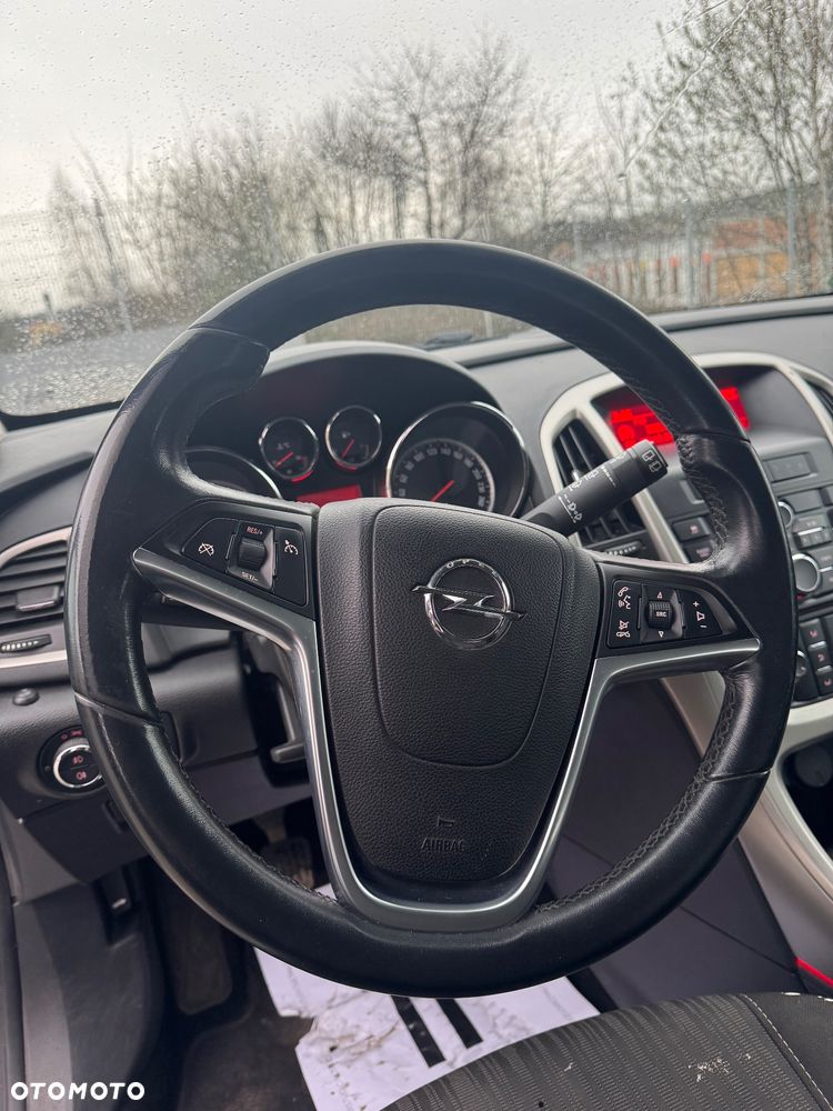 Opel Astra 1.6 Design Edition - 23