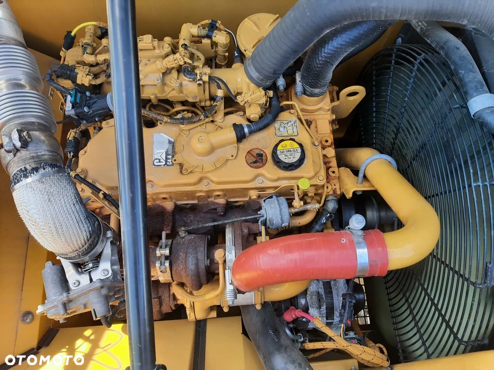 Caterpillar 320F - 18