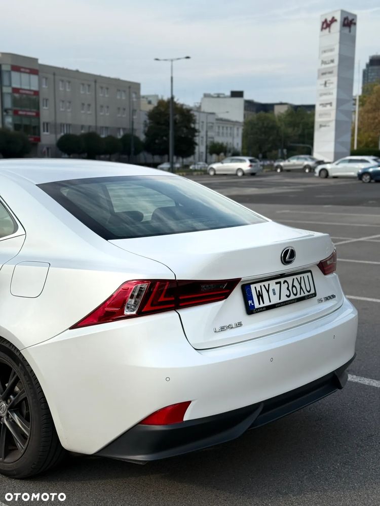 Lexus IS 300h Elegance - 5