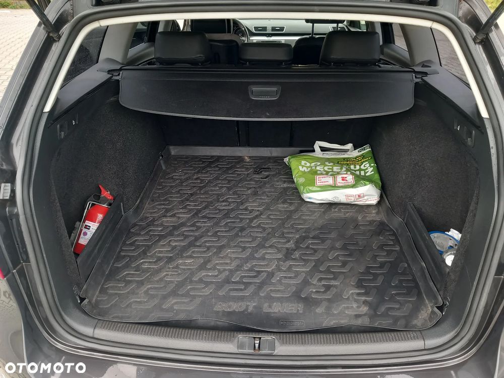 Volkswagen Passat 2.0 TDI Trendline DSG - 9