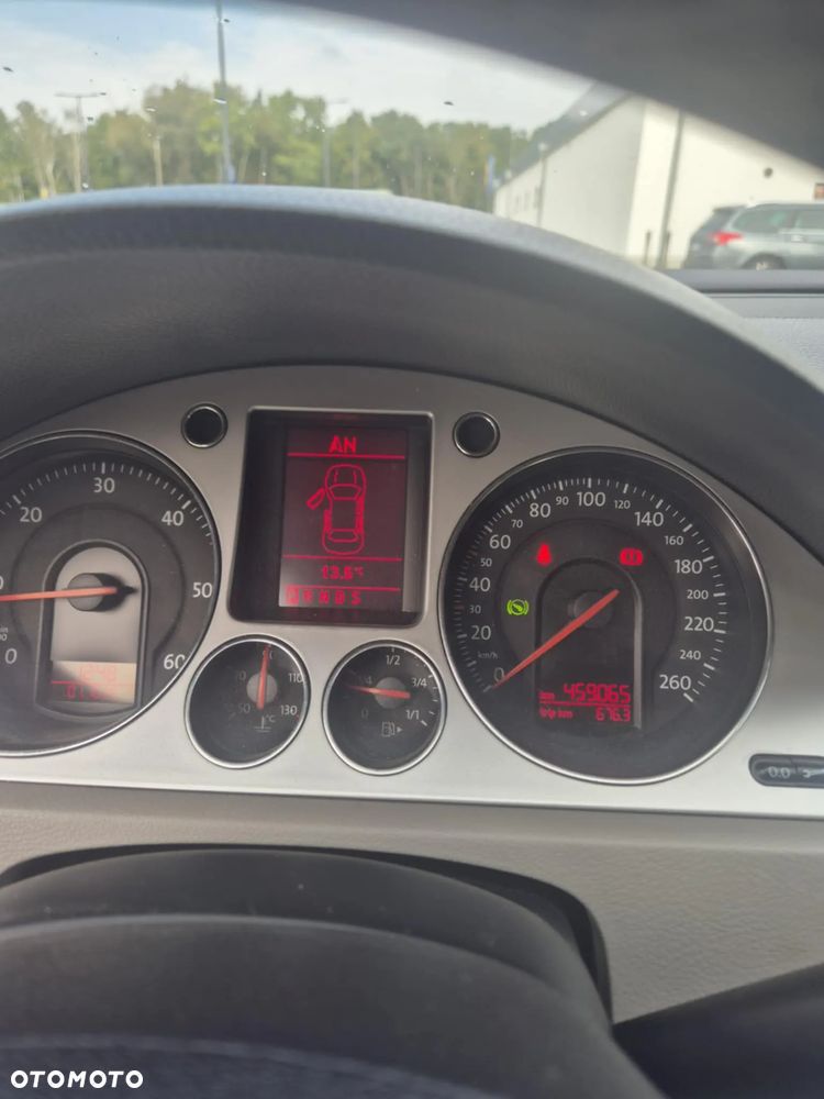 Volkswagen Passat 2.0 TDI DPF Comfortline DSG - 4