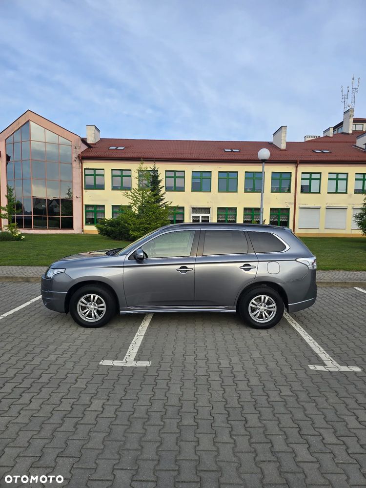 Mitsubishi Outlander 2.2 DI-D 2WD Invite - 3