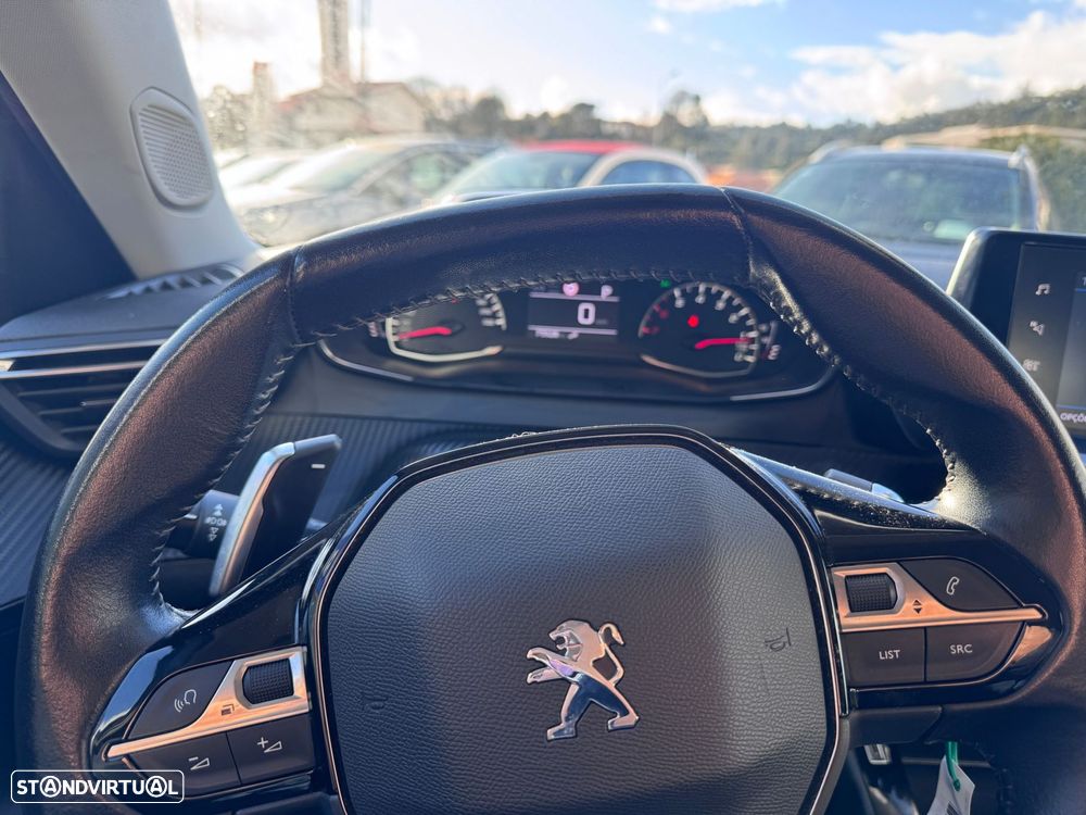 Peugeot 2008 1.2 PureTech Active EAT8 - 10