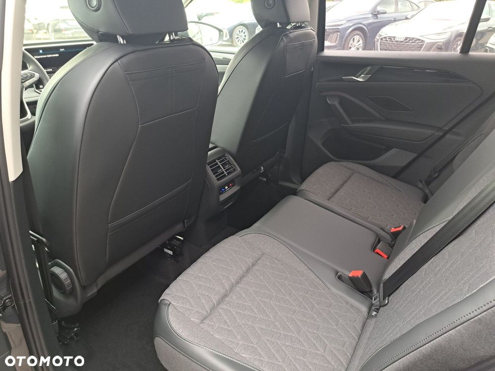 Volkswagen Tiguan - 11