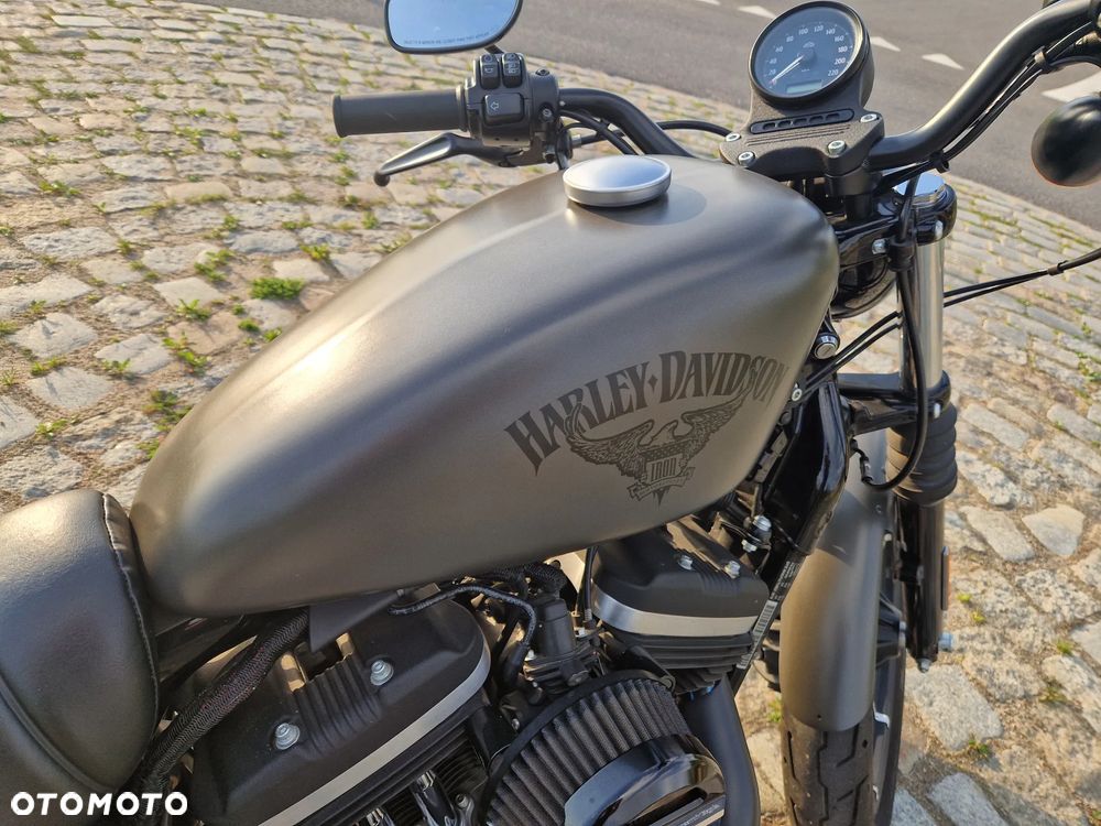 Harley-Davidson Sportster Iron 883 - 18