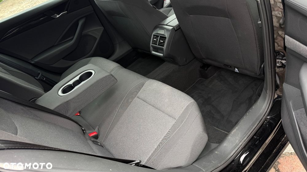Volkswagen Passat - 6