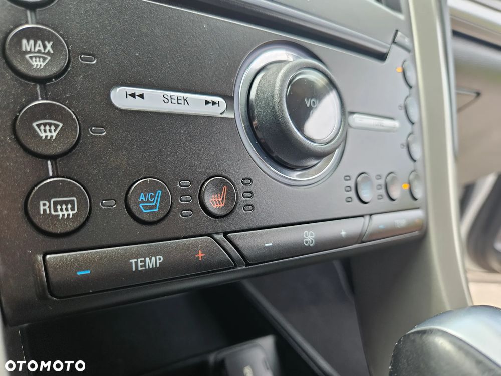 Ford Mondeo - 32