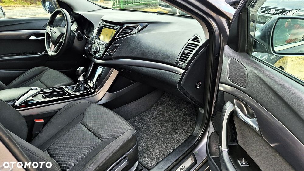 Hyundai i40 Kombi blue 1.6 Family+ - 34