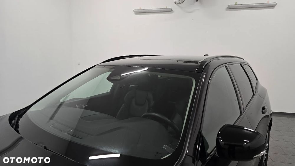 Volvo XC 60 B4 D Plus Dark - 11