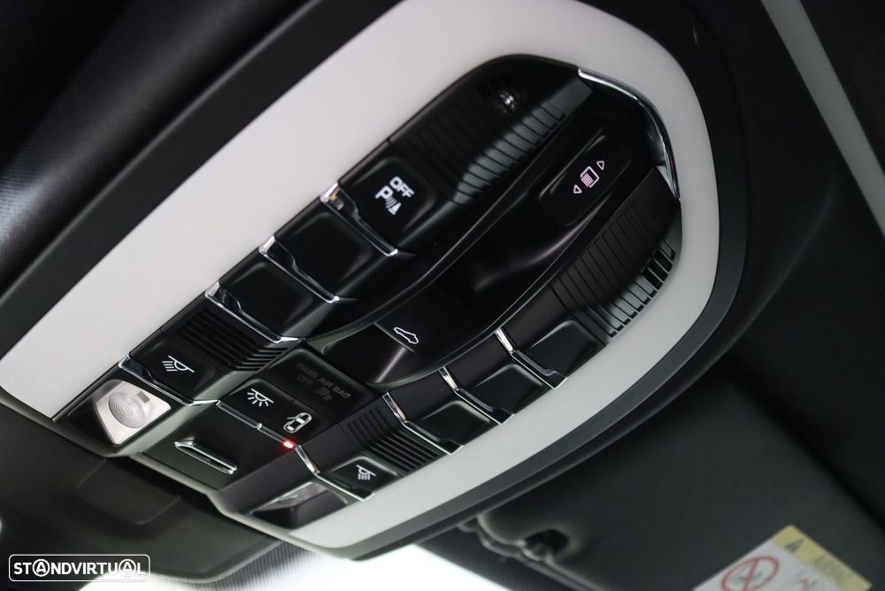 Porsche Cayenne - 18