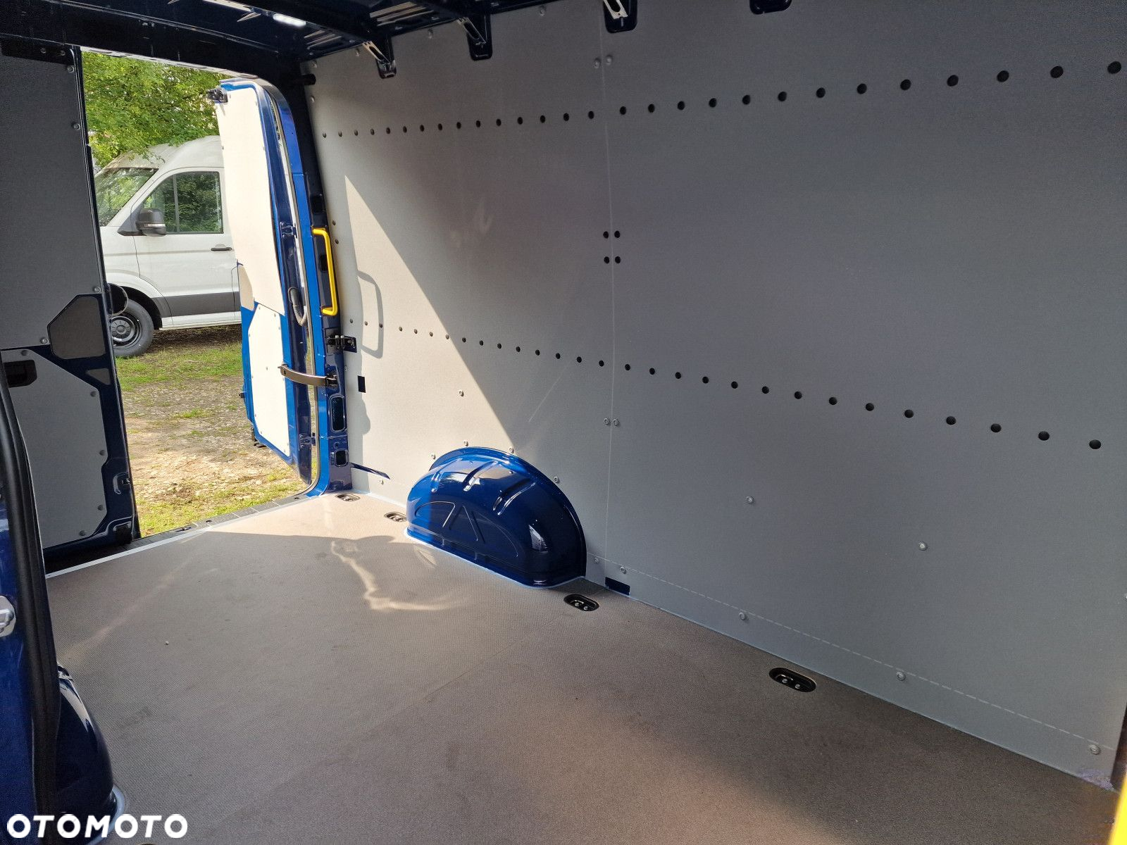 Volkswagen Crafter 2.0 TDI Automat ZABUDOWA - 10