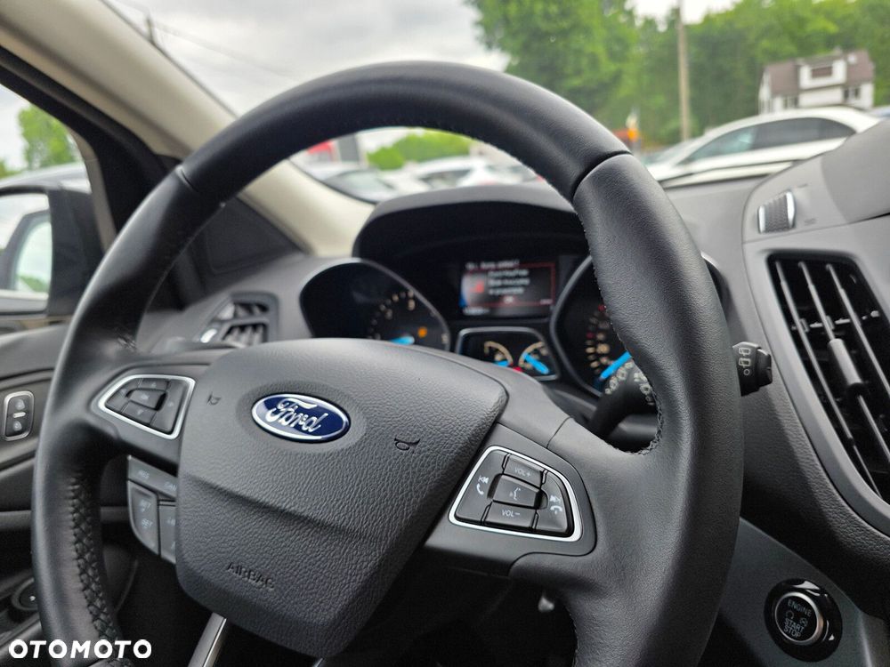Ford Kuga - 12