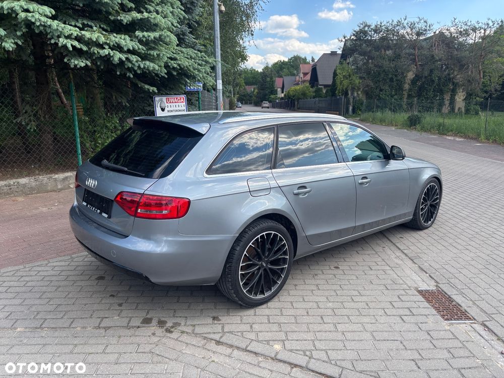 Audi A4 Avant 2.0 TDI DPF Ambiente - 4