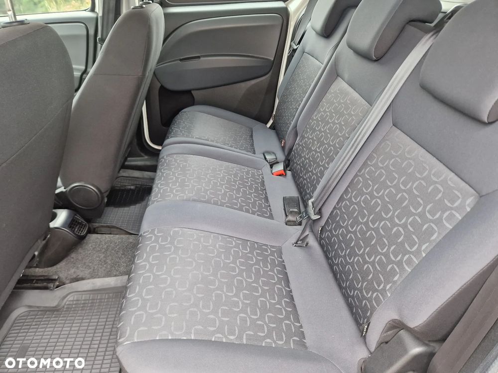 Fiat Doblo - 19