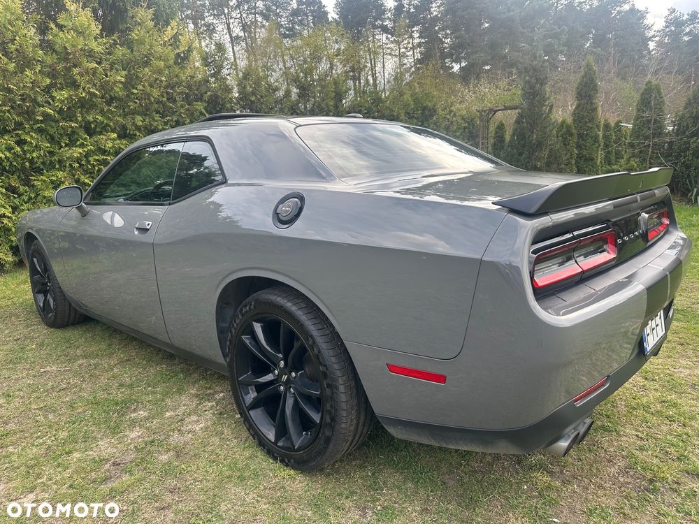 Dodge Challenger - 7