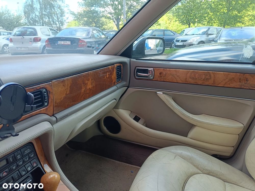 Jaguar XJ - 32