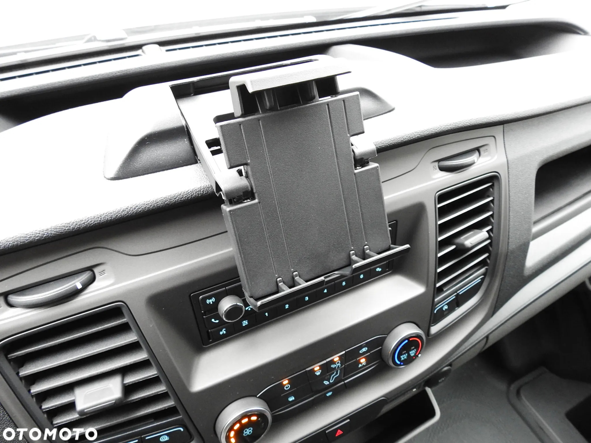Ford TRANSIT NOWY PLANDEKA WINDA 8 PALET TEMPOMAT KLIMATYZACJA ASO 130KM [ B43455 ] - 35