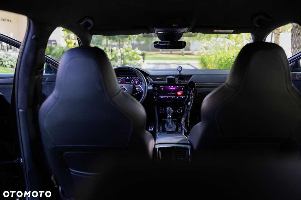 Skoda Superb 2.0 TDI SCR 4x4 L&K DSG - 20