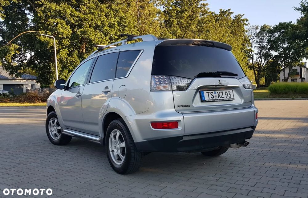 Mitsubishi Outlander 2.0 2WD Invite - 10