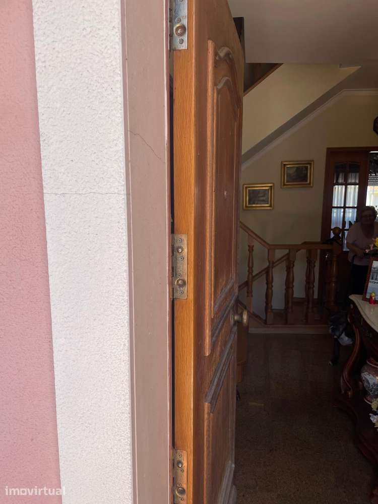 Moradia em Banda T4 de 3 Pisos com Garagem - Grande imagem: 4/28