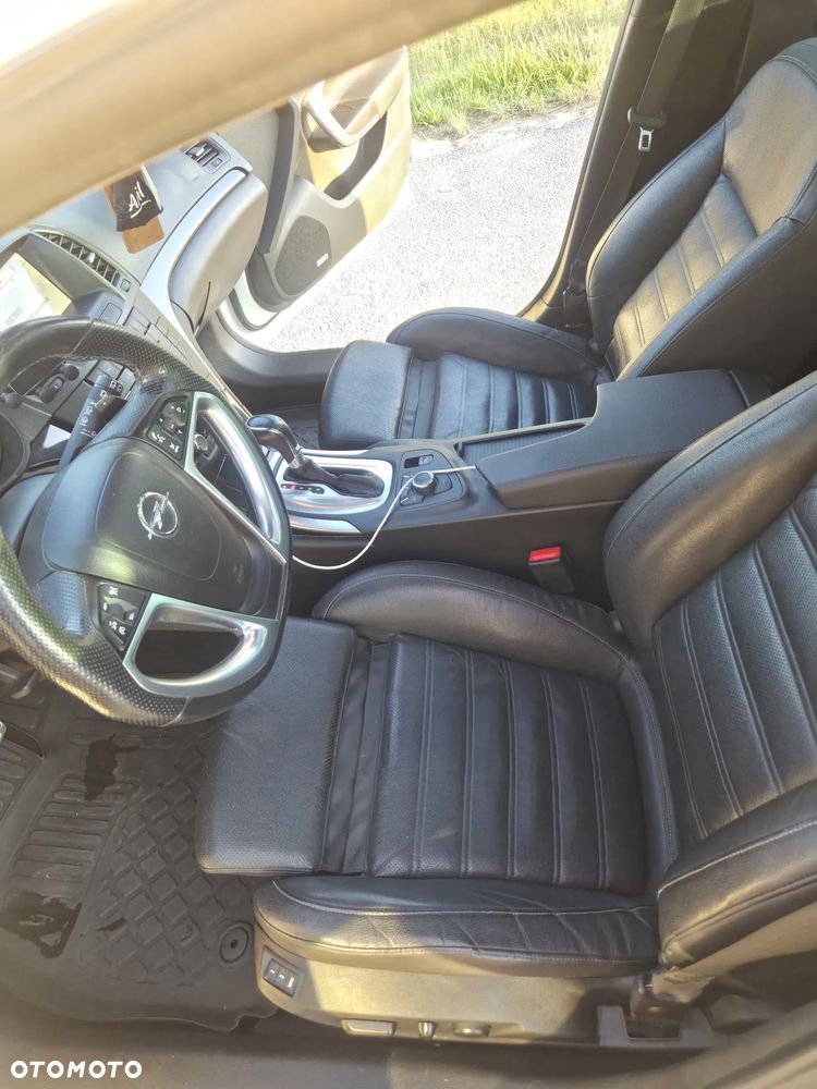 Opel Insignia - 25