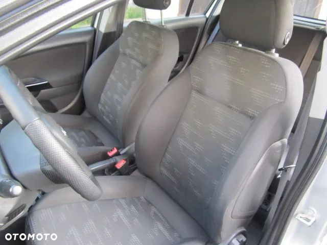 Opel Corsa 1.4 16V Active - 11