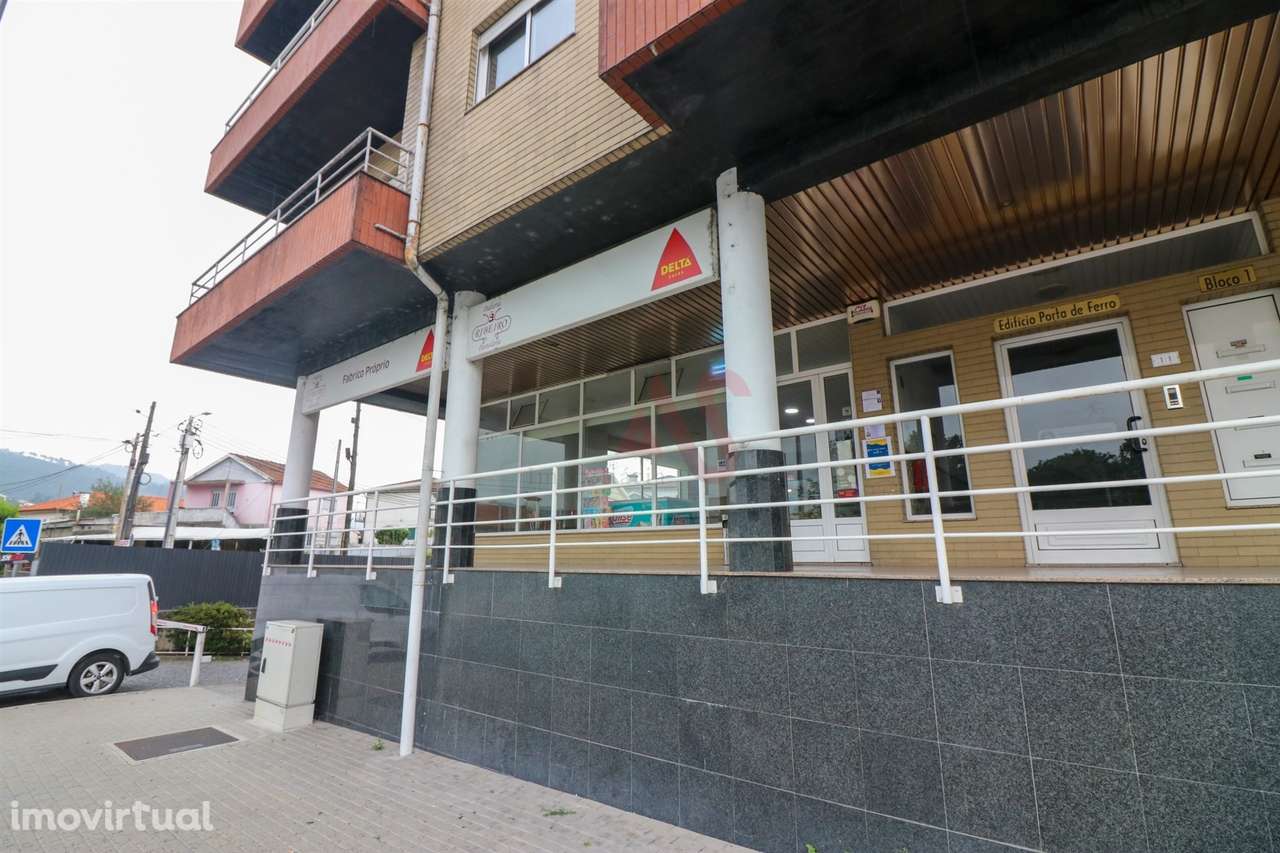 Trespasse de estabelecimento comercial com 197 m2 em Lagoas, Santo Adr - Grande imagem: 2/34