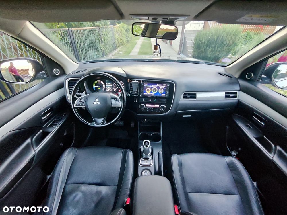 Mitsubishi Outlander - 6