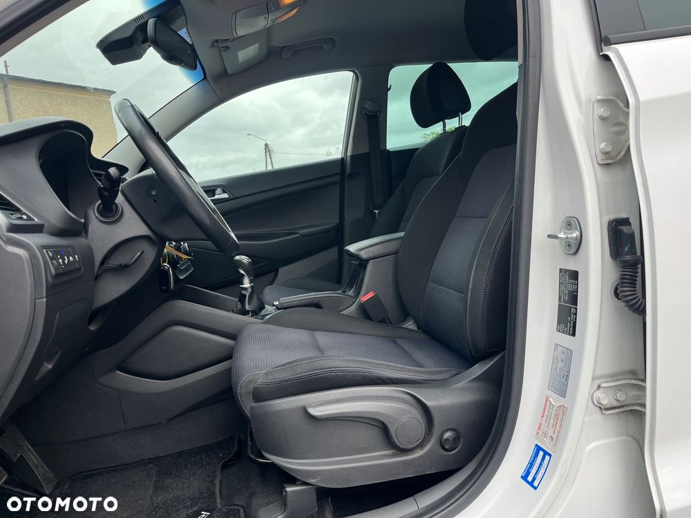Hyundai Tucson 1.7 CRDI BlueDrive Style 2WD - 20