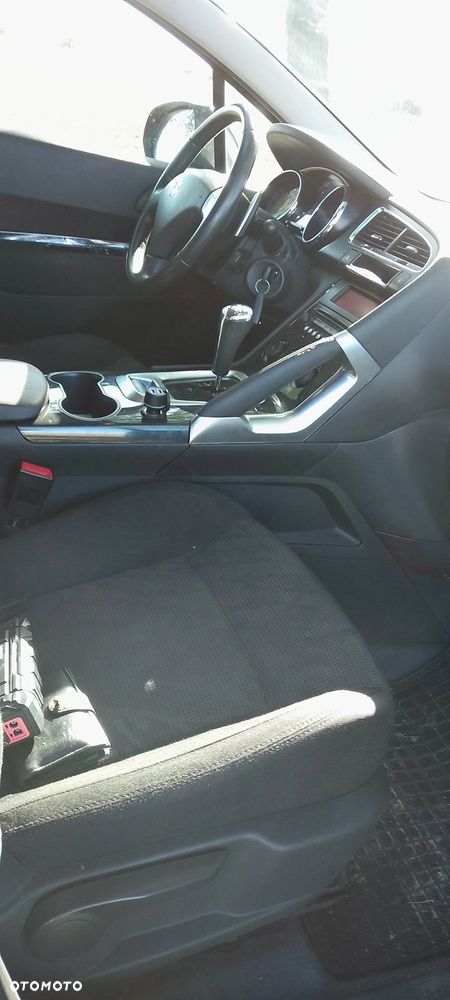 Peugeot 3008 1.6 HDi Premium - 8