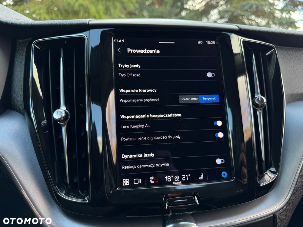 Volvo XC 60 B4 D Geartronic Momentum Pro - 35