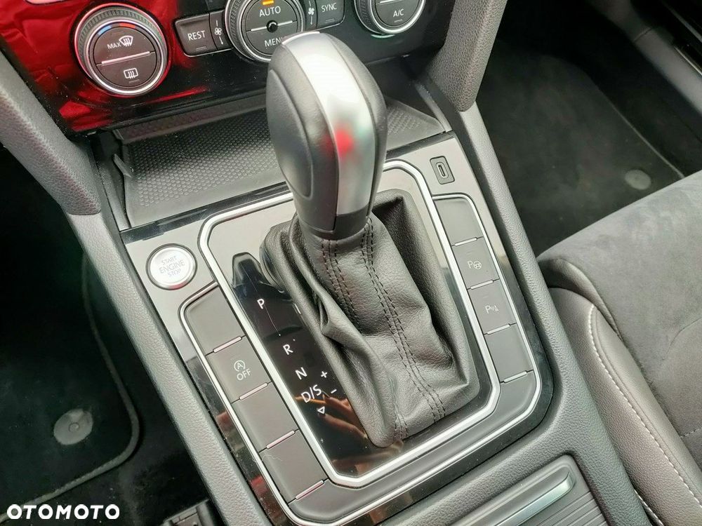 Volkswagen Passat - 26