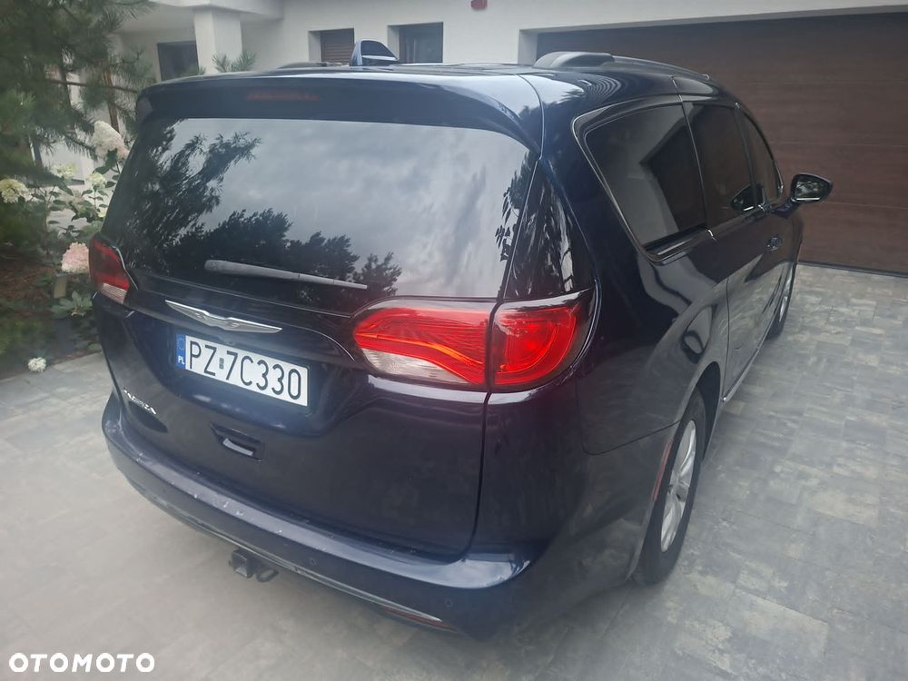 Chrysler Pacifica - 6