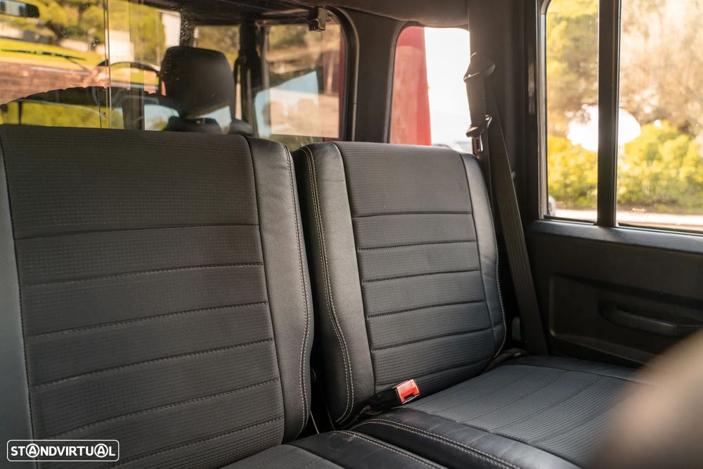 Land Rover Defender 110 SW 2.5 Td5 SE - 23