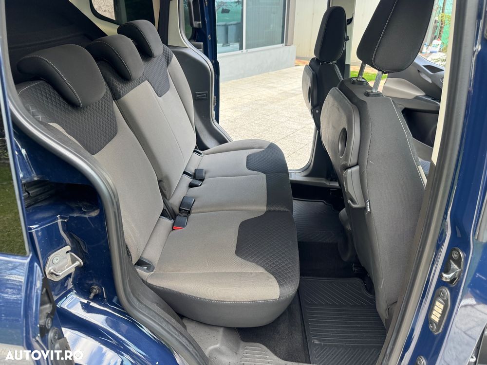 Ford Tourneo Courier 1.5 TDCi S&S Ambiente - 19