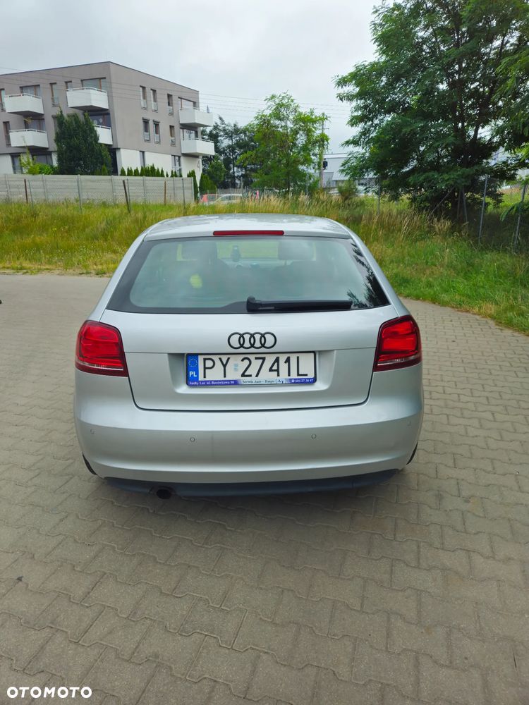 Audi A3 3-drzwiowe 1.6 TDI DPF Ambition - 4