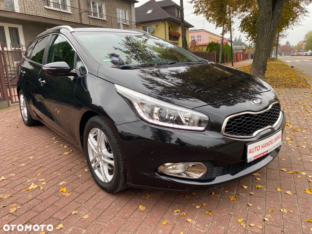 Kia Ceed 1.6 GDI Dream Team Edition - 12